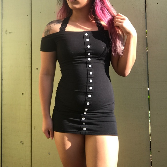 ♠️MISSGUIDED♥️Off Shoulder Black Mini Dress - Picture 3 of 3